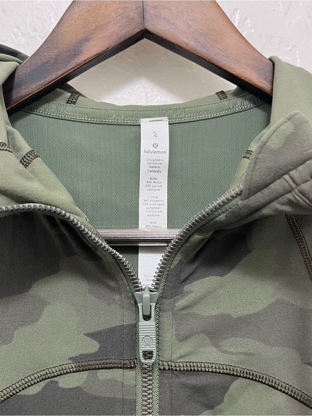 Lululemon Hooded Define Jacket Size 4 Camo Green - Picture 3 of 9
